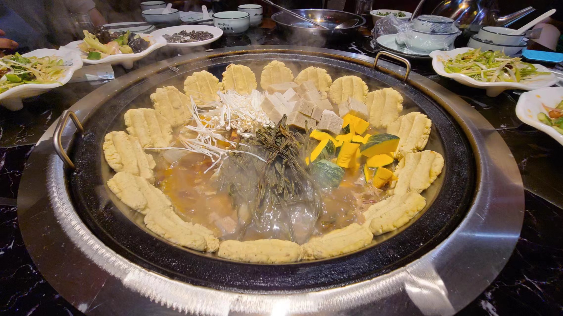 铁锅炖